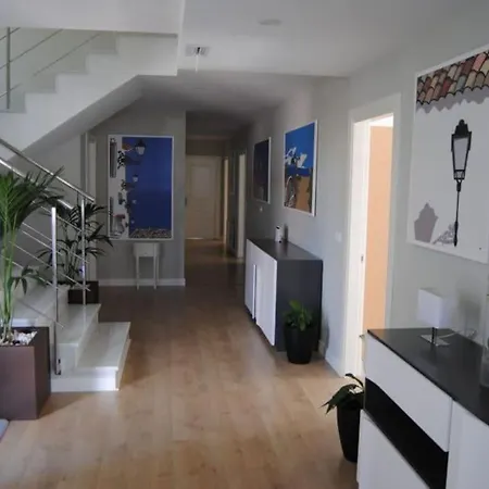 Villa Luxurious, Modern Six Bedroom In Denia