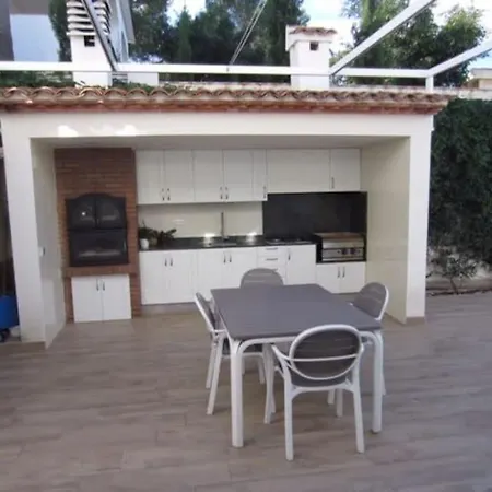 빌라 Luxurious, Modern Six Bedroom In