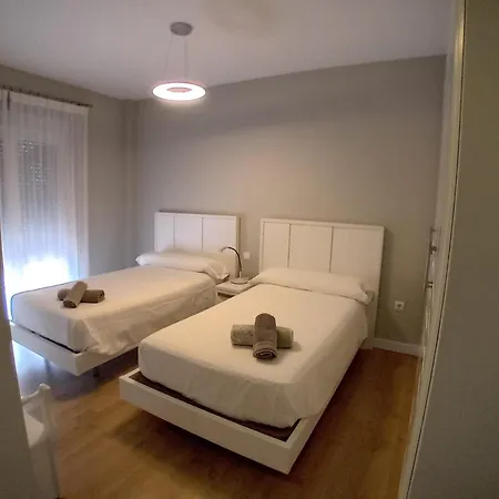 Villa Luxurious, Modern Six Bedroom In *