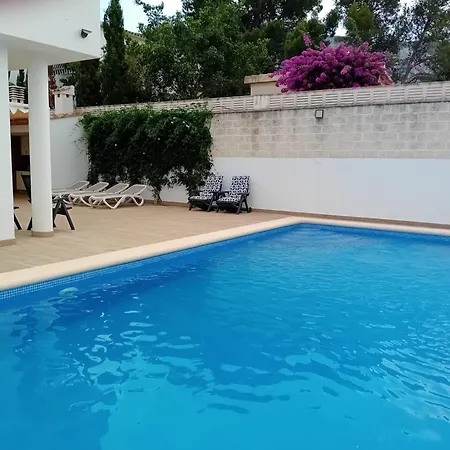 Villa Luxurious, Modern Six Bedroom In Denia