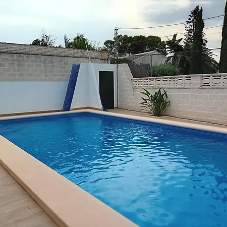 빌라 Luxurious, Modern Six Bedroom In